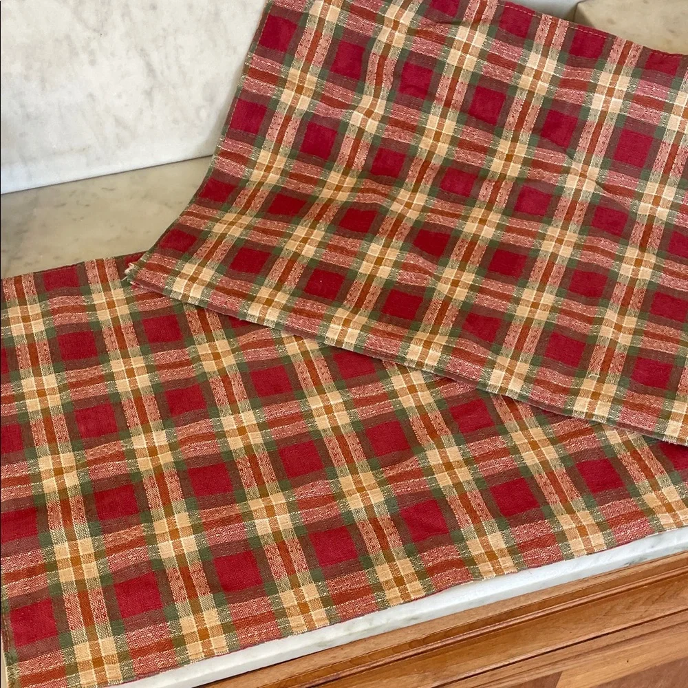 LONGABERGER Orchard Park Plaid Festive Red and Green Place Mats (2)